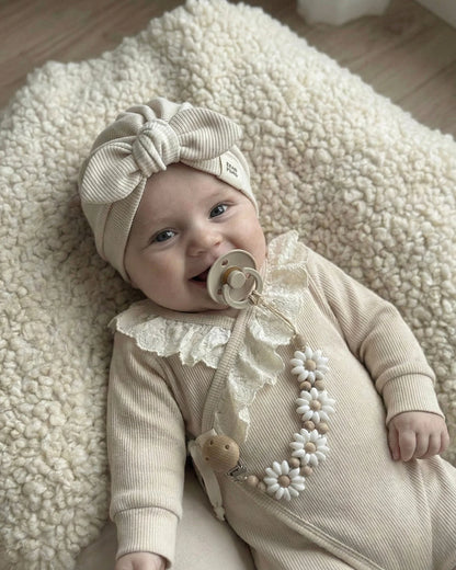 Speenkoord Daisy | Wit . Op voorraad afbeelding 3 - Blossom & Feather