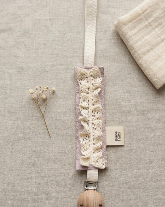 Speenkoord | Kant | Oudroze • Op voorraad afbeelding 1 - Blossom & Feather