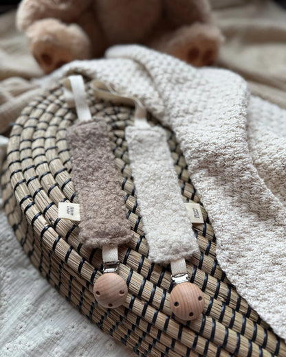 Speenkoord Teddy | Taupe of Cr�me . Op voorraad afbeelding 3 - Blossom & Feather