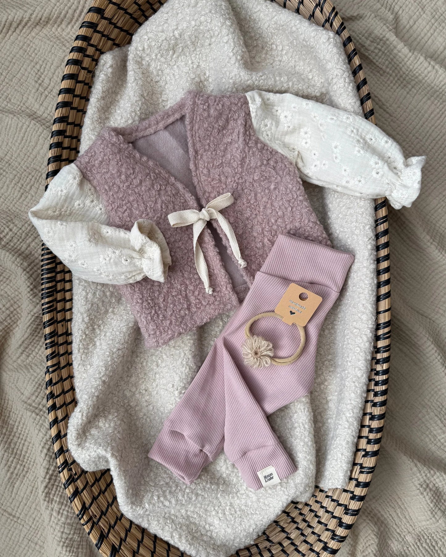 Teddy gilet | Broderie | Oudroze afbeelding 3 - Blossom & Feather