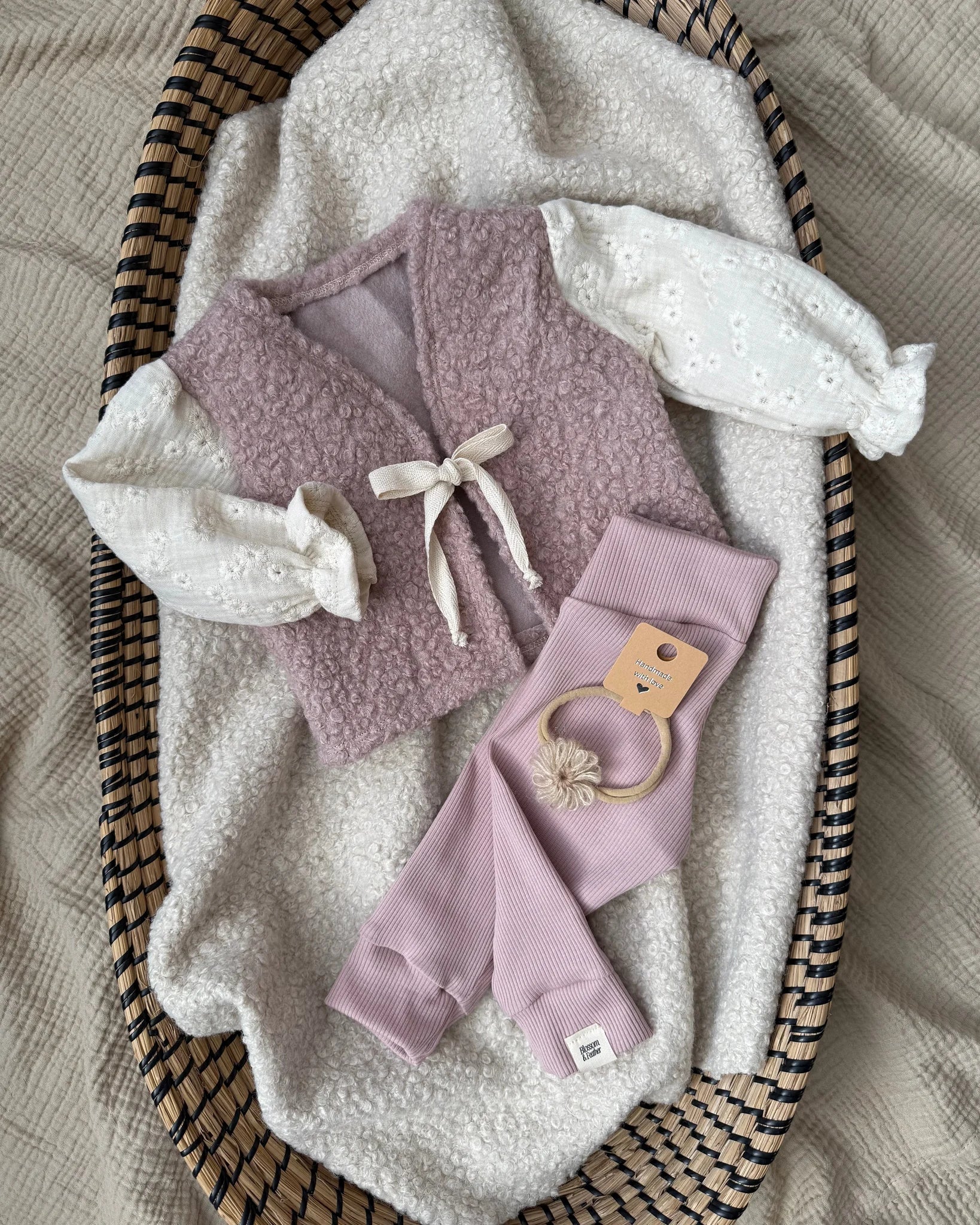 Teddy gilet | Broderie | Oudroze afbeelding 3 - Blossom & Feather