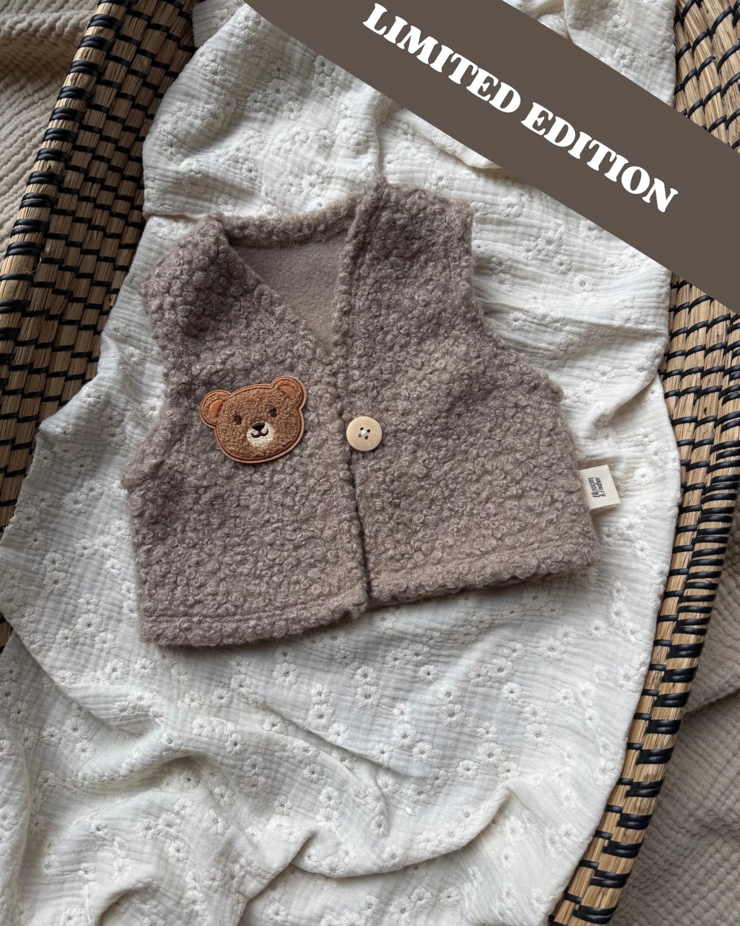 Teddy gilet | Taupe | Beertje afbeelding 1 - Blossom & Feather