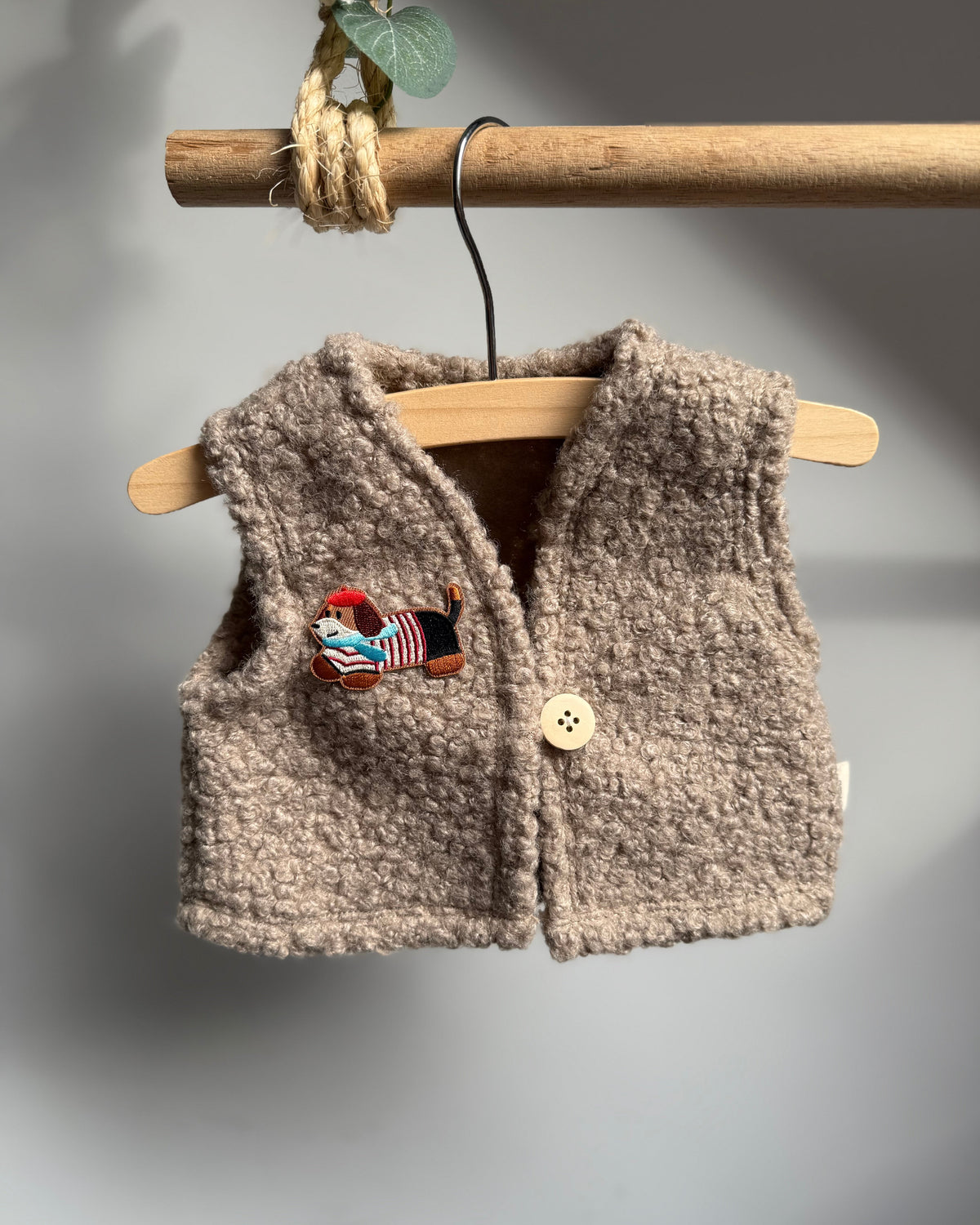 Teddy gilet | Taupe | Dachshund • LIMITED EDITION image 2 - Blossom & Feather