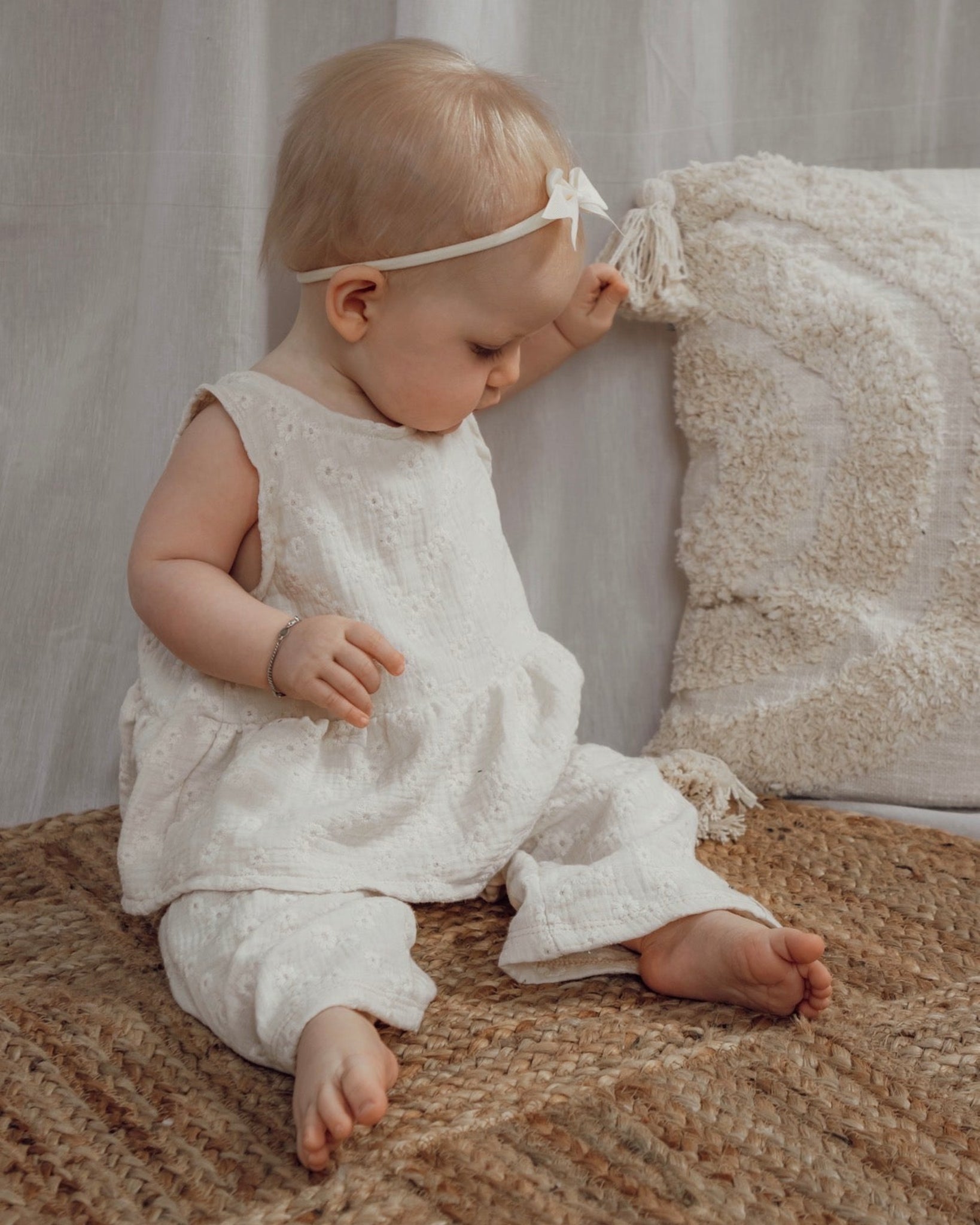 Top met ruffle | Broderie | Ecru afbeelding 5 - Blossom & Feather