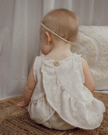 Top met ruffle | Broderie | Ecru afbeelding 6 - Blossom & Feather