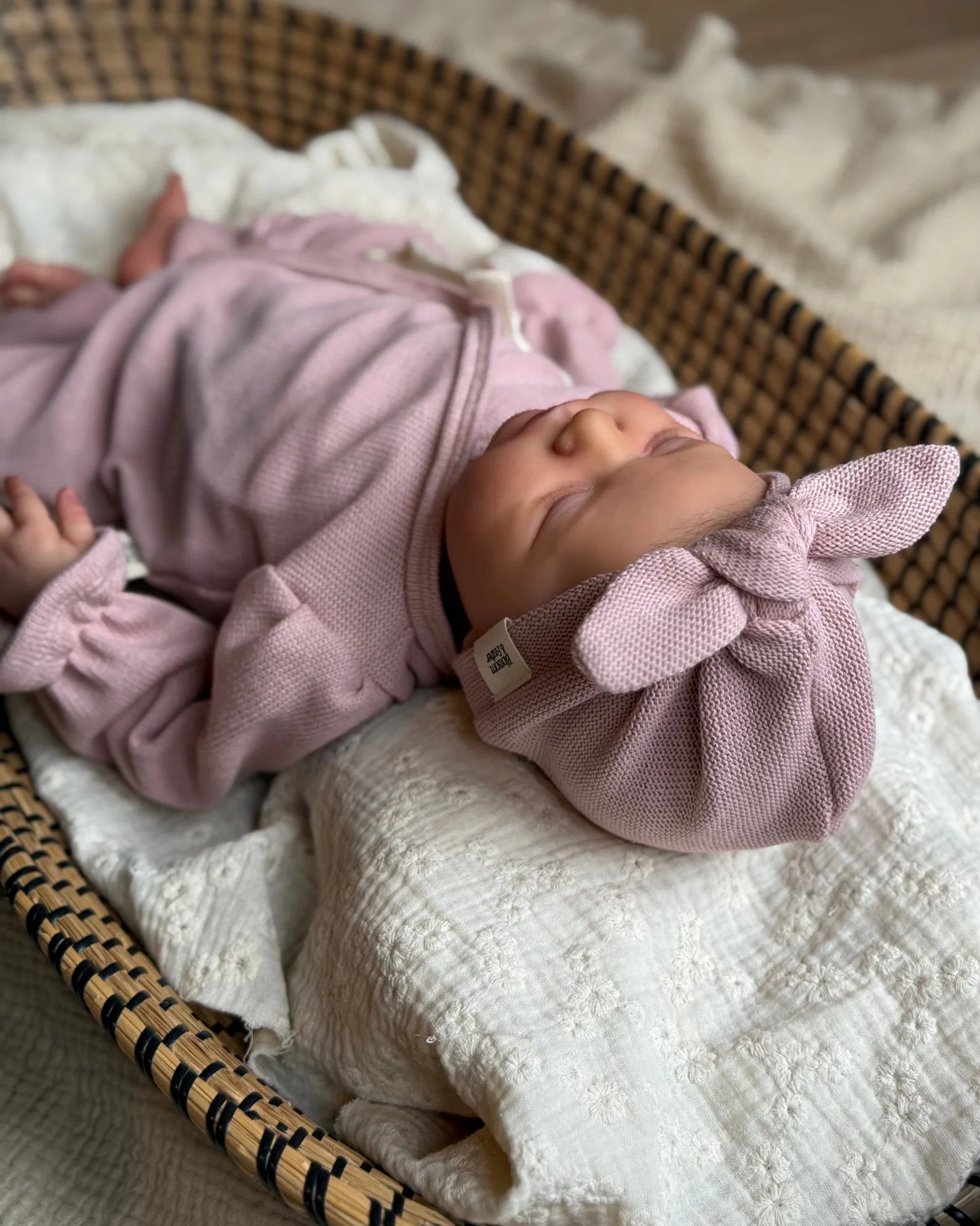 Turban mutsje | Baby knit | Oudroze afbeelding 2 - Blossom & Feather