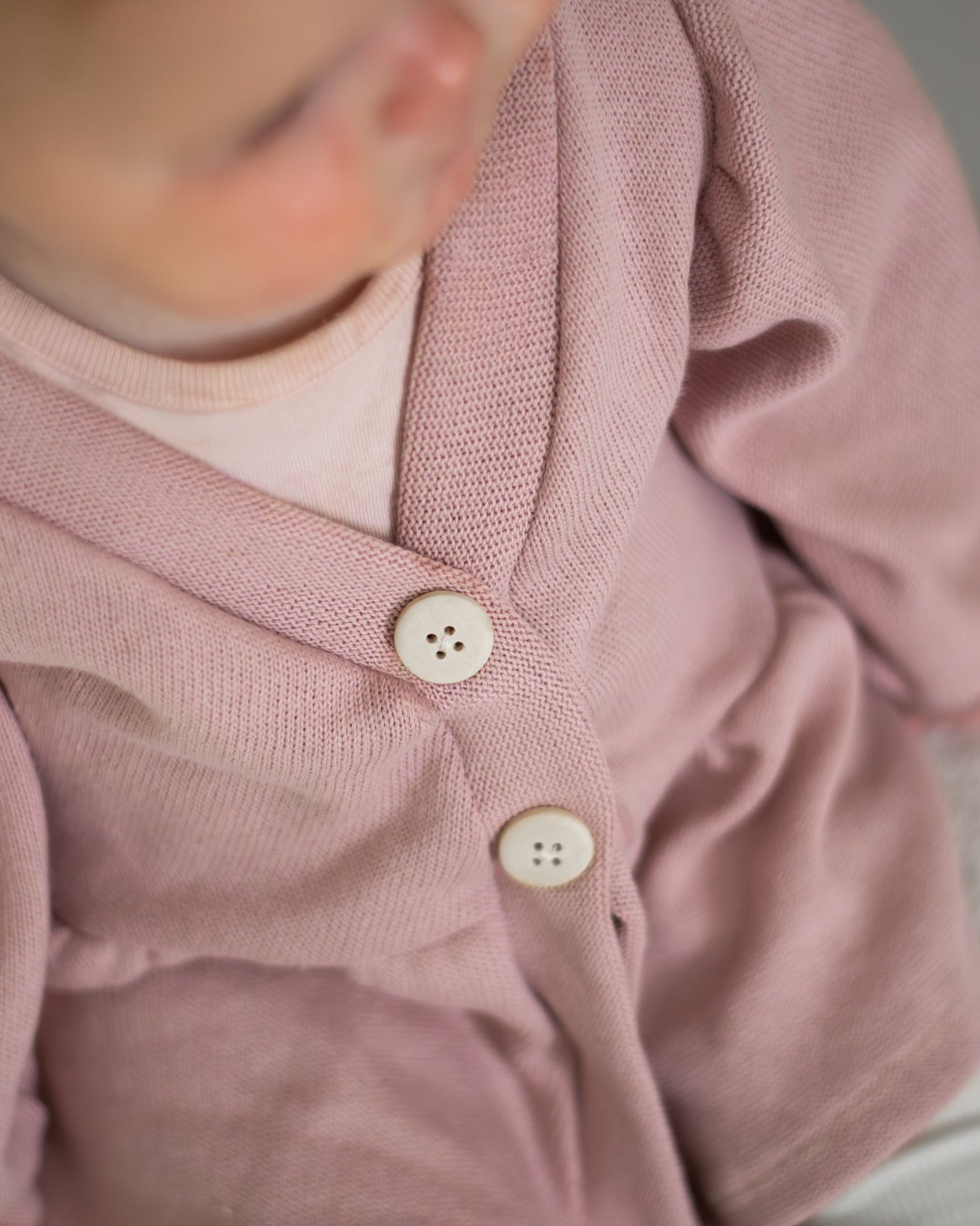 Vestje | 100% Baby knit | Oudroze afbeelding 2 - Blossom & Feather