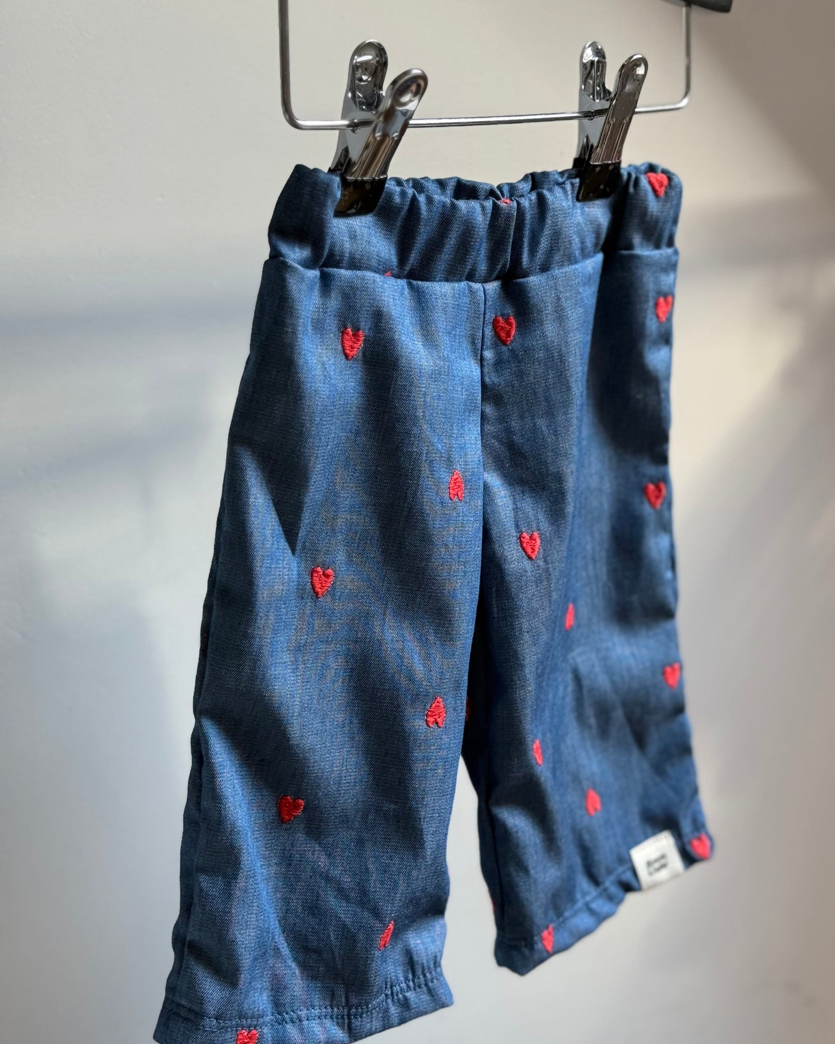 Wide leg | Geborduurde hartjes afbeelding 2 - Blossom & Feather