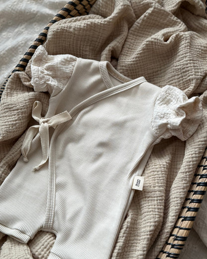 Zomer pakje | Crème | Broderie pofmouwtjes afbeelding 3 - Blossom & Feather
